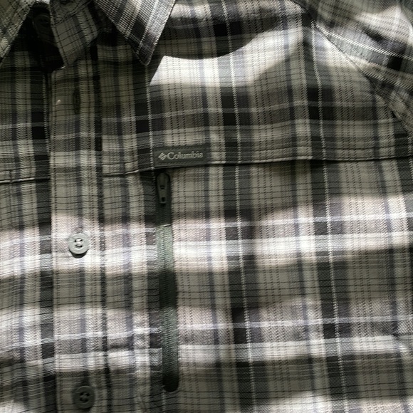 Columbia s/s plaid shirt size large excellent condition - Picture 2 of 3